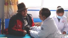 贵德藏医院热水沟敬老院义诊活动