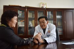 副省长高华看望慰问全国名中医桑杰
