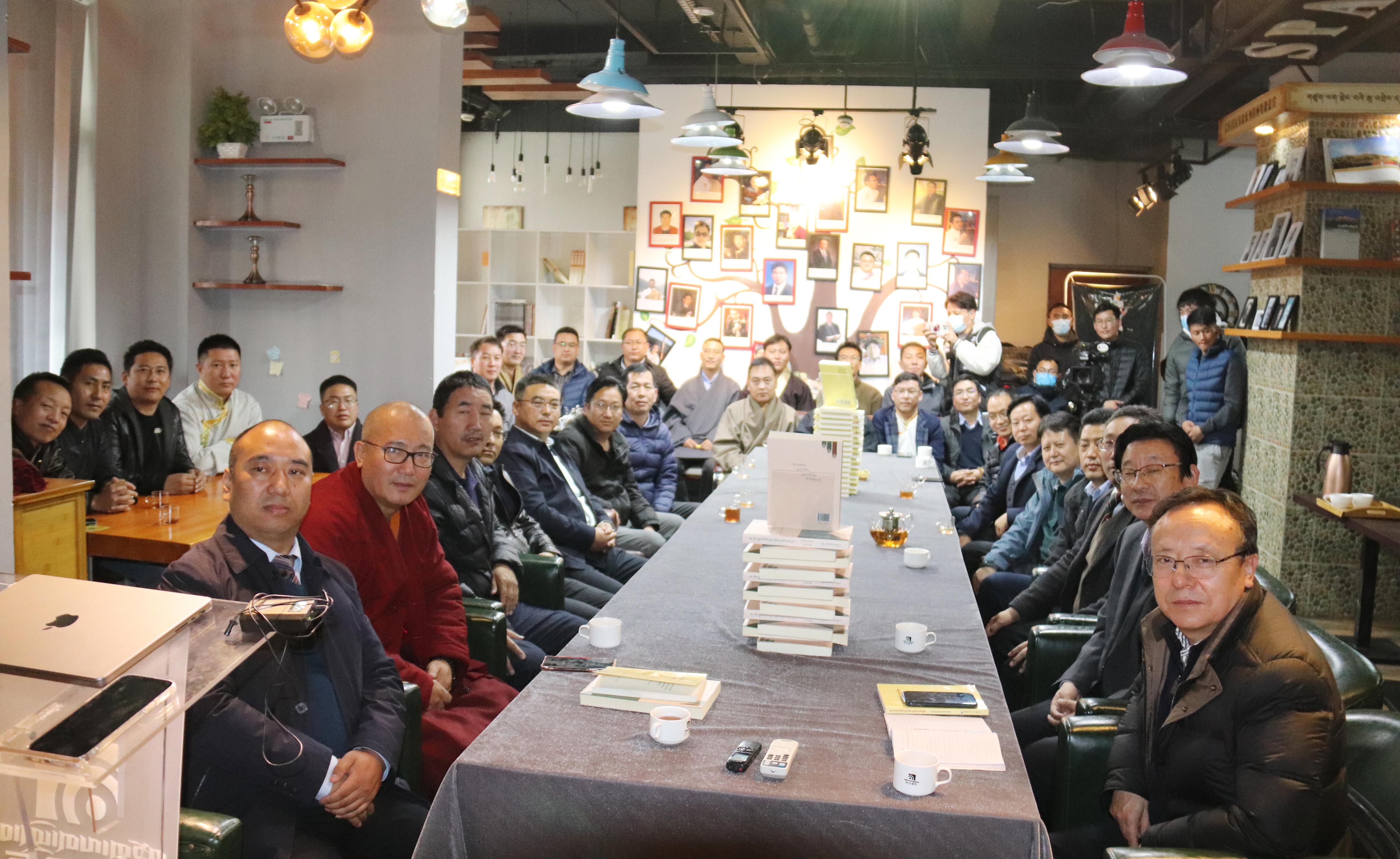 会长李先加藏医药新书发布会在西宁圆满举行